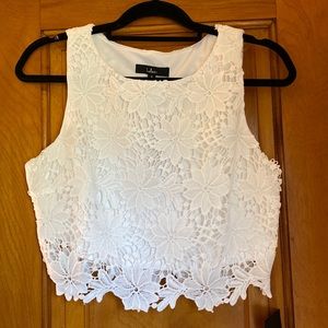 NWT Lulu’s White Floral Lace Crop Top